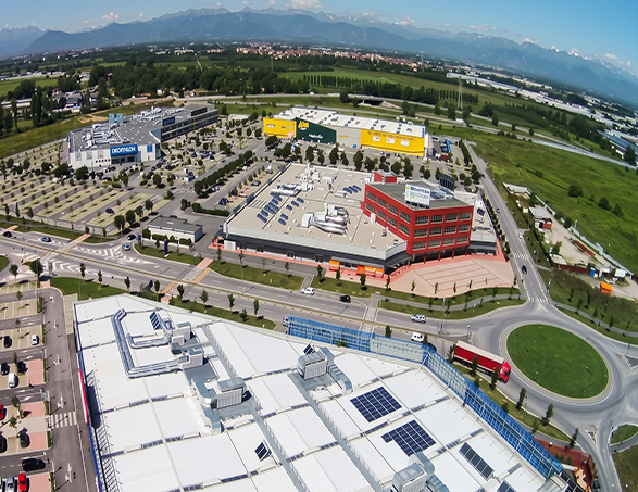 l'edificio del Settimo Cielo retail park